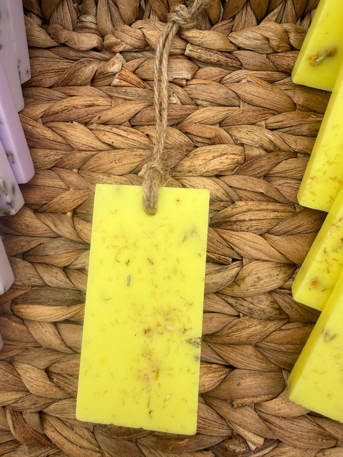DOS AMBIENTADORES SÓLIDOS DE MANGO Y BERGAMOTA CON CALÉNDULA